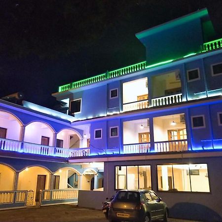 Dom'S Inn Calangute Exteriör bild